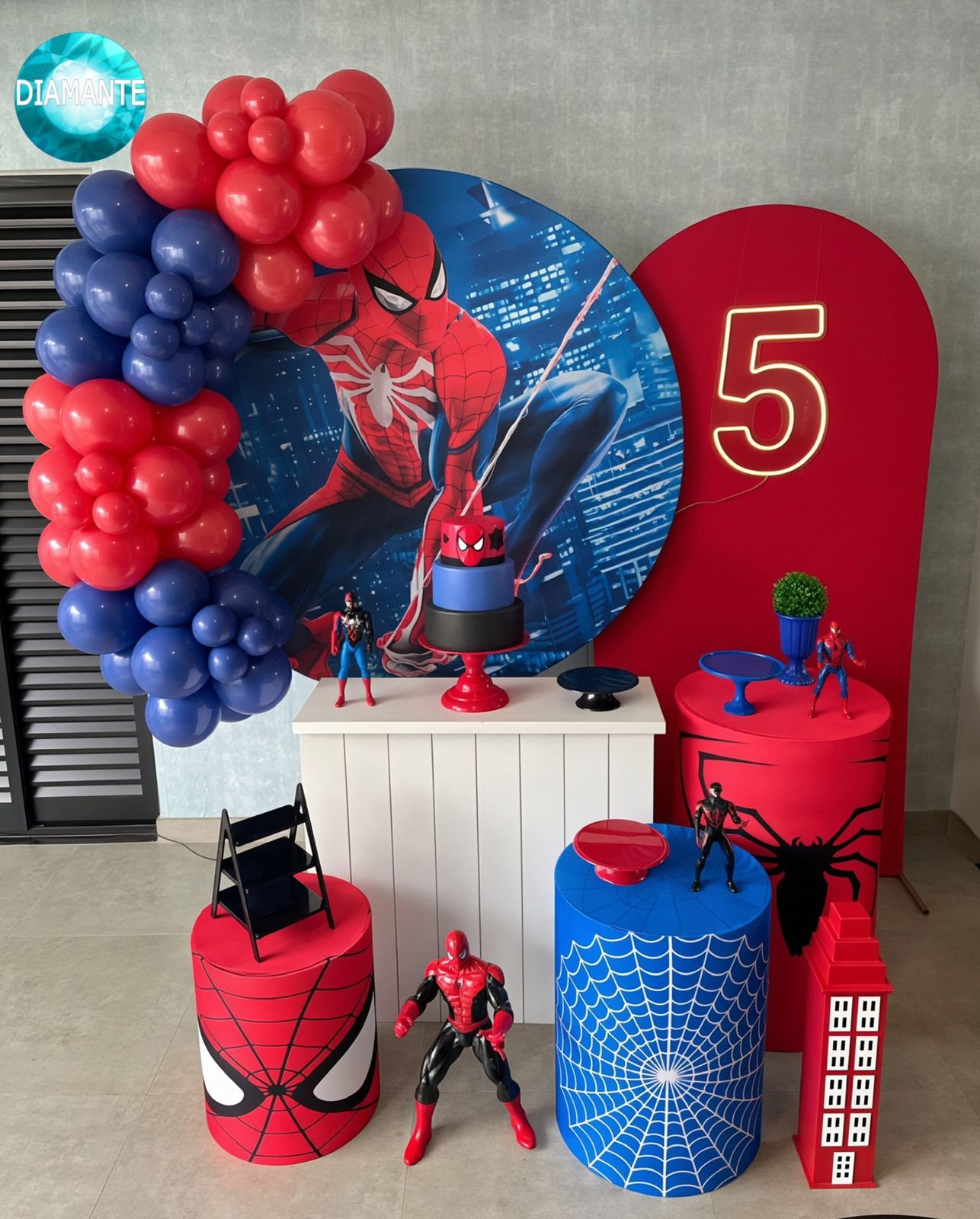 Decora&ccedil;&atilde;o Pegue e Monte Homem Aranha